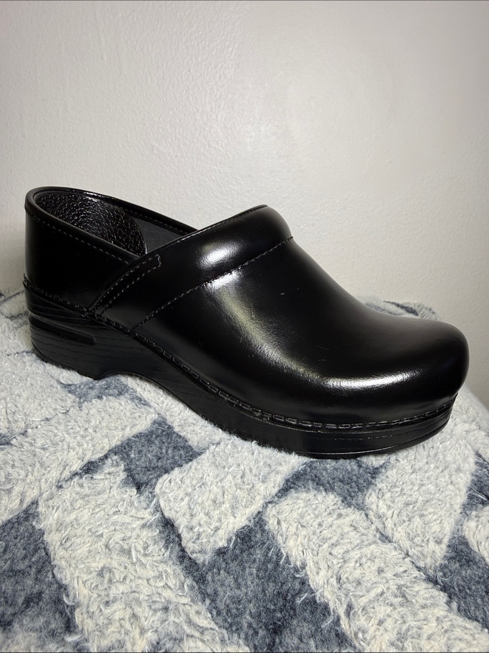 Dansko Professional Black Box Leather Clogs EU 37